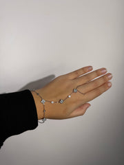 Bijoux de main 